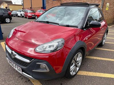 Usado Vauxhall Adam Rocks 70 CV (51 kW) 2016 Rojo Utilitario