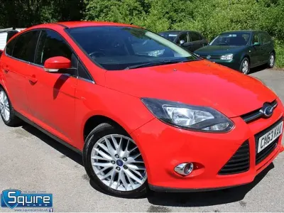 Used Ford Focus Zetec 125 HP (91 kW) 2013 Red Hatchback