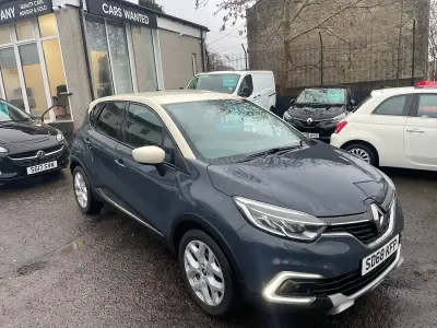 Used Renault Captur GT-Line 90 HP (66 kW) 2018 Blue/cream SUV