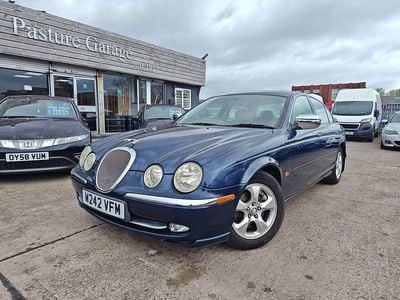 Usado Jaguar S-Type SE 238 HP (175 kW) 2000 Azul Sedan