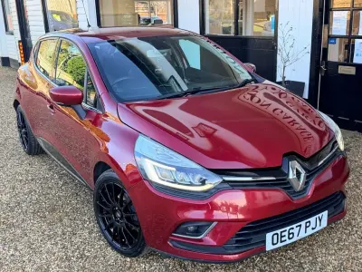 Used Renault Clio Dynamique 90 HP (66 kW) 2018 Red Hatchback