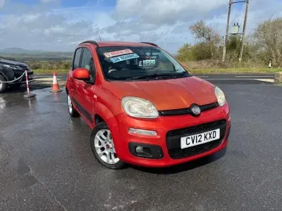 Używany Fiat Panda Lounge 85 KM (62 kW) 2012 Czerwony Hatchback