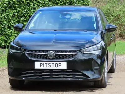 Używany Vauxhall Corsa Design Edition 100 KM (73 kW) 2023 Czarny Hatchback