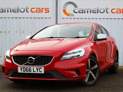 Usado Volvo V40 R-Design 2016 Vermelho Citadino