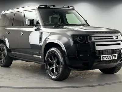 Used Land Rover Defender HSE Dynamic 250 HP (183 kW) 2023 Carpathian grey SUV