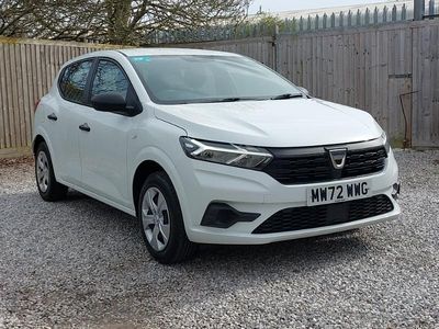 Begagnad Dacia Sandero Essentiel 100 HK (73 kW) 2023 Vit Halvkombi