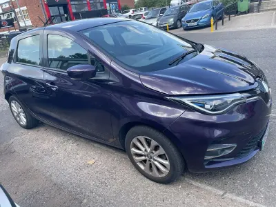 Used Renault Zoe Iconic 100 kW (136 HP) 2021 Mauve/purple Hatchback