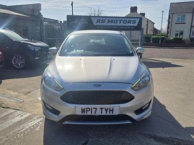 Used Ford Focus ST-Line 125 HP (91 kW) 2017 Silver Hatchback