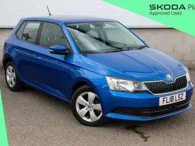 Used Skoda Fabia SE 94 HP (69 kW) 2018 Race blue metallic Hatchback