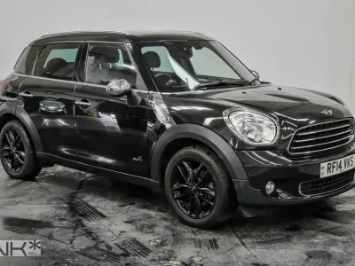 Begagnad Mini Cooper D 112 HK (82 kW) 2014 Svart Halvkombi