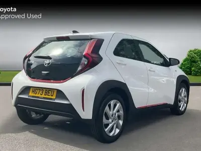Used Toyota Aygo X PURE 72 HP (52 kW) 2023 White SUV