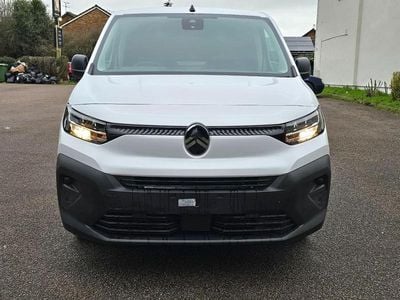 New Citroën Berlingo 101 HP (74 kW) 2025 White MPV