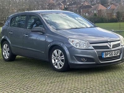 Used Vauxhall Astra Design Edition 115 HP (84 kW) 2007 Grey Hatchback