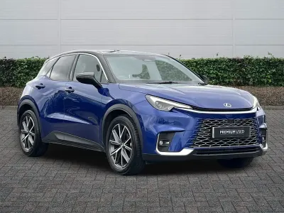 Used Lexus LBX 136 HP (100 kW) 2024 Blue/black SUV