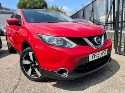 Used Nissan Qashqai N-TEC 110 HP (80 kW) 2015 Red SUV