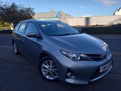 Used Toyota Auris 90 HP (66 kW) 2014 Grey Estate