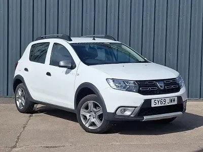 Used Dacia Sandero Comfort 90 HP (66 kW) 2019 White Hatchback