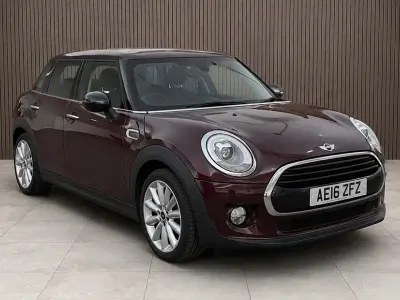Used Mini Cooper Clubman 136 HP (100 kW) 2016 Maroon Estate