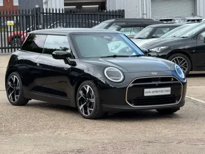 Used Mini Cooper SE Hatch 158 kW (215 HP) 2025 Black Hatchback