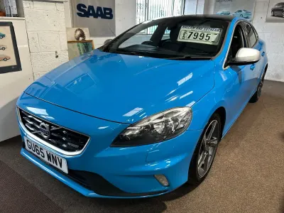 Used Volvo V40 R-Design 115 HP (84 kW) 2015 Blue Hatchback