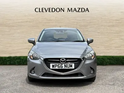 Gebraucht Mazda 2 Inclusive 90 PS (66 kW) 2016 Silber Kleinwagen