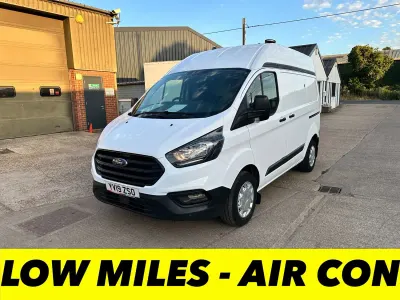 Used Ford Transit Custom 105 HP (77 kW) 2019 White Van