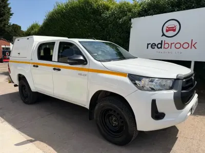 Used Toyota HiLux Active 150 HP (110 kW) 2021 White Pickup