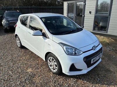 Used Hyundai i10 SE 87 HP (63 kW) 2017 White Hatchback