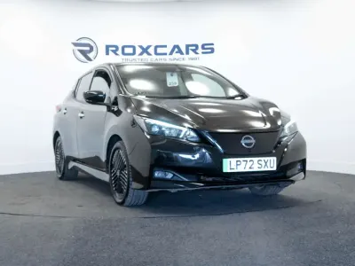 Begagnad Nissan Leaf N-Connecta 110 kW (150 HK) 2022 Svart Halvkombi