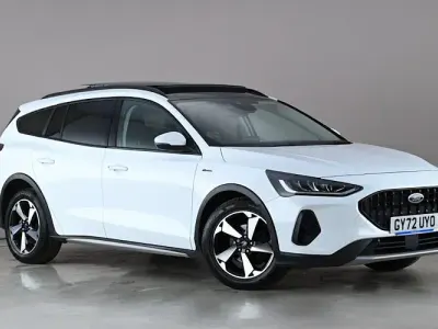 Gebraucht Ford Focus Active 125 PS (91 kW) 2022 Weiß Kombi