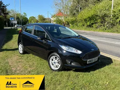 Begagnad Ford Fiesta Zetec 82 HK (60 kW) 2016 Svart Halvkombi
