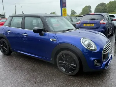 Usado Mini Cooper Hatch 2019 Azul Utilitario
