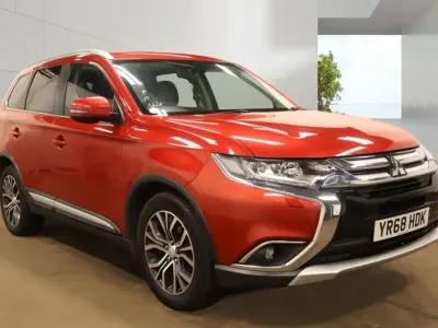 Used Mitsubishi Outlander 150 HP (110 kW) 2018 Red SUV