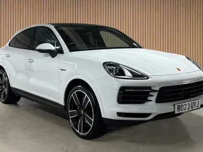 Used Porsche Cayenne Platinum Edition 462 HP (339 kW) 2022 White SUV