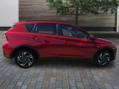 Używany Hyundai Bayon SE 100 KM (73 kW) 2022 Czerwony SUV
