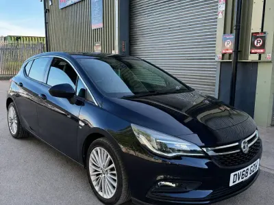Used Vauxhall Astra Elite 136 HP (100 kW) 2018 Blue Hatchback