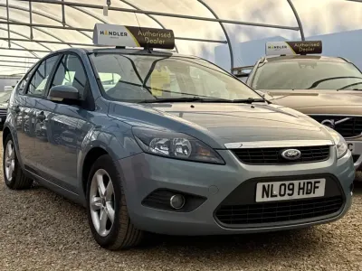Usado Ford Focus Zetec 99 HP (72 kW) 2009 Azul Citadino