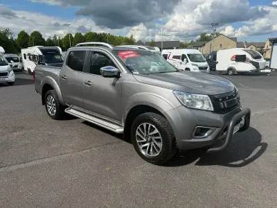 Usado Nissan Navara Tekna 190 CV (139 kW) 2017 Gris Pickup/Camioneta