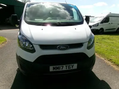 Used Ford Transit Custom 105 HP (77 kW) 2017 White Van