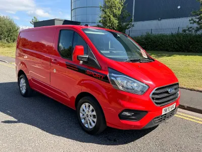 Used Ford Transit Custom Limited 130 HP (95 kW) 2021 Red Van