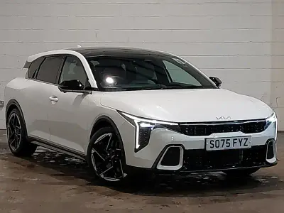 Used Kia K4 GT-Line S 177 HP (130 kW) 2026 White Hatchback