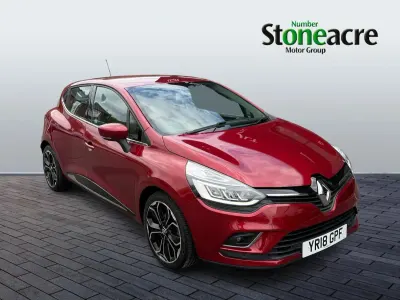 Used Renault Clio Signature 88 HP (64 kW) 2018 Red Hatchback