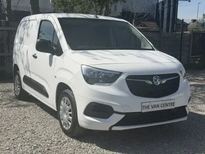 Used Vauxhall Combo Sportive 100 HP (73 kW) 2020 White MPV