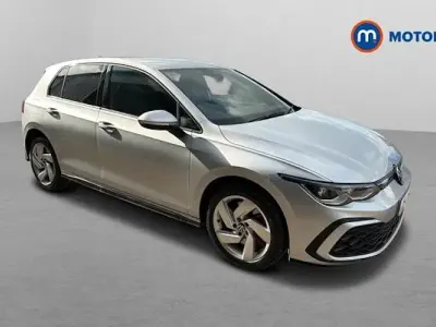 Usado VW Golf VIII GTE 245 CV (180 kW) 2024 Plateado Utilitario