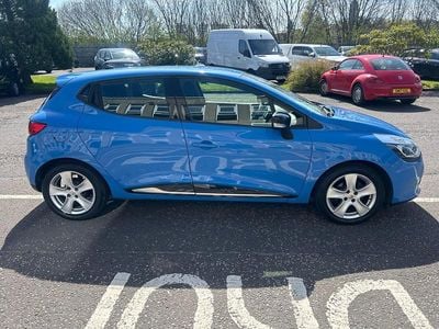 Begagnad Renault Clio IV Dynamique 75 HK (55 kW) 2015 Blå Halvkombi