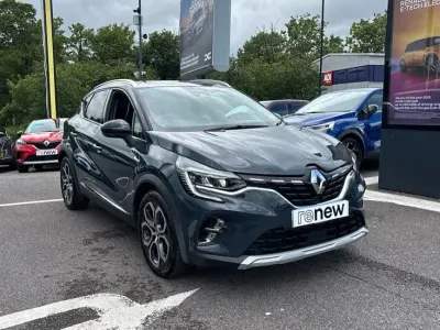 Usado Renault Captur SE 142 HP (104 kW) 2022 Azul SUV
