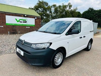 Begagnad VW Caddy S 102 HK (75 kW) 2022 Vit Minibuss