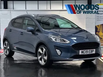 Begagnad Ford Fiesta Active 100 HK (73 kW) 2019 Blå Halvkombi