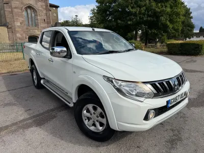 Used Mitsubishi L200 2017 White Pickup