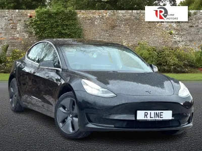 Używany Tesla Model 3 Standard Range 239 kW (325 KM) 2019 Czarny Sedan/Limuzyna